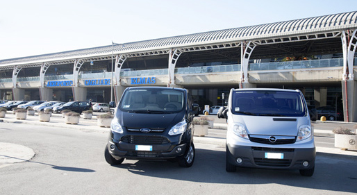 Taxi Opel Vivaro Aeroporto Cagliari per Torre delle Stelle